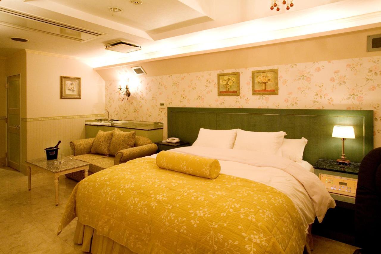 Meguro Emperor (Adults Only) Hotel Токио Екстериор снимка